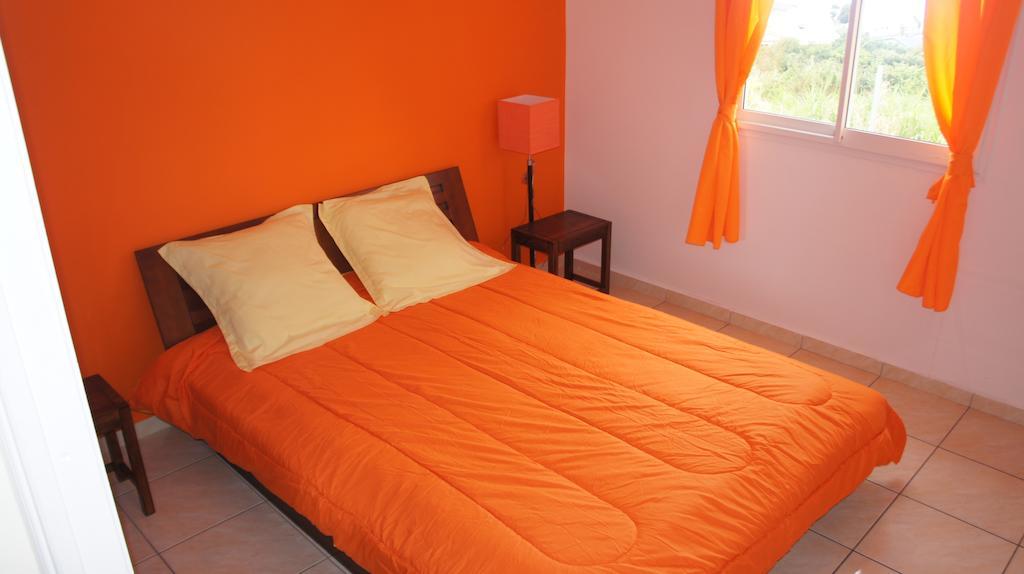 Les Bungalows Du Mont-Auban Sainte-Clotilde Quarto foto