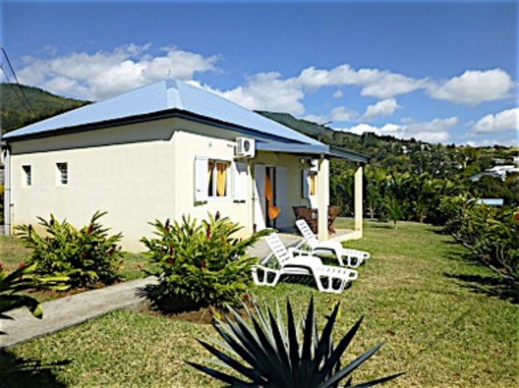 Les Bungalows Du Mont-Auban Sainte-Clotilde Exterior foto